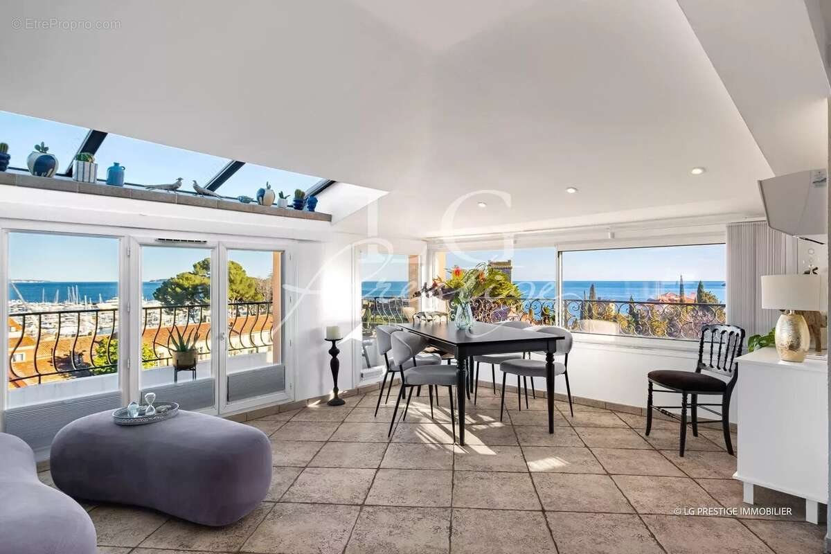 Appartement à MANDELIEU-LA-NAPOULE