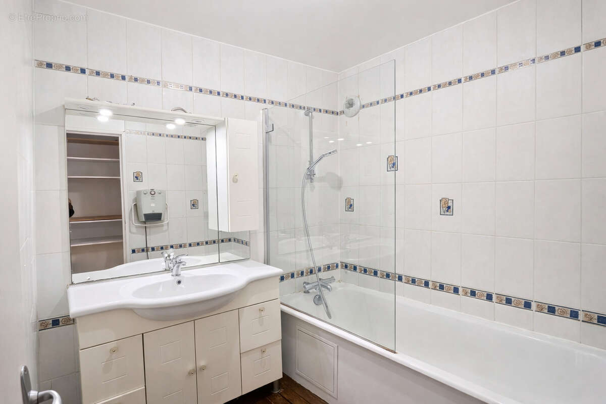 Appartement à PARIS-11E