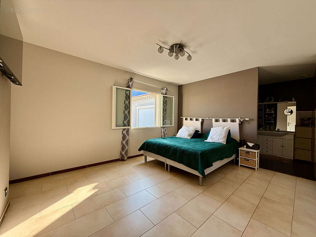 Maison à BAGNOLS-SUR-CEZE