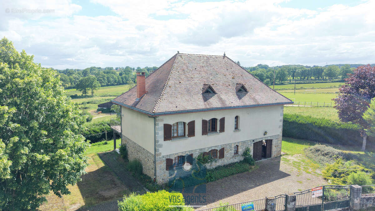 Maison 10 pièces avec terrasse, garage, appartement indépendant, cave et four à pain - photo 24