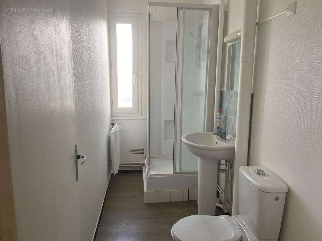 Appartement à PARON