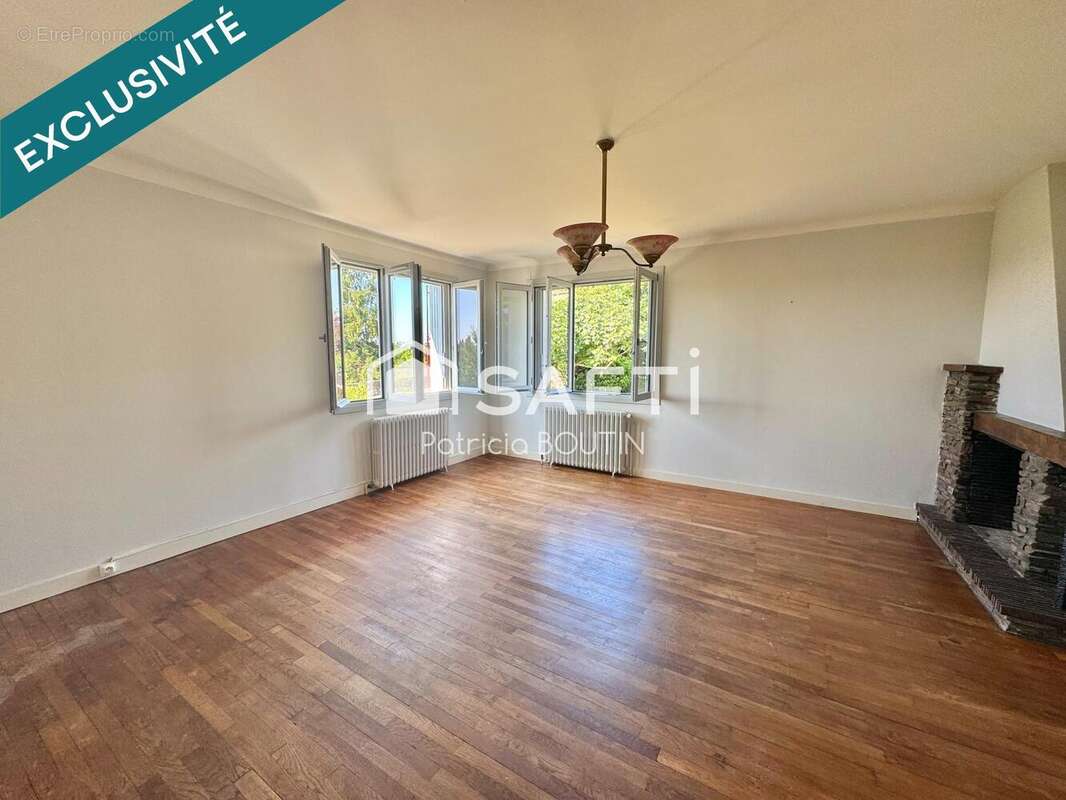 Photo 3 - Maison à CHAMPDENIERS-SAINT-DENIS