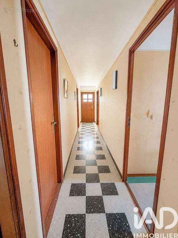 Maison 170 m² à La Crau  - photo 9