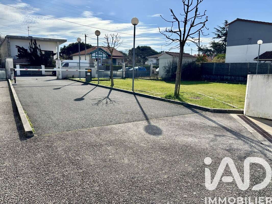 Photo 2 - Parking à ROYAN