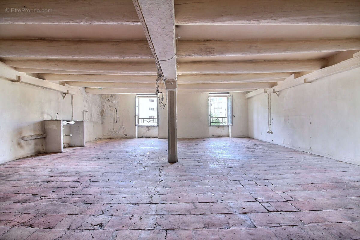 Appartement à MARSEILLE-2E