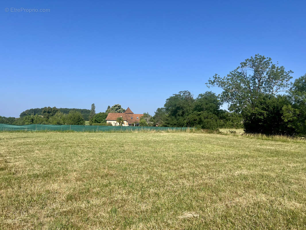 Terrain à CHAVAGNAC