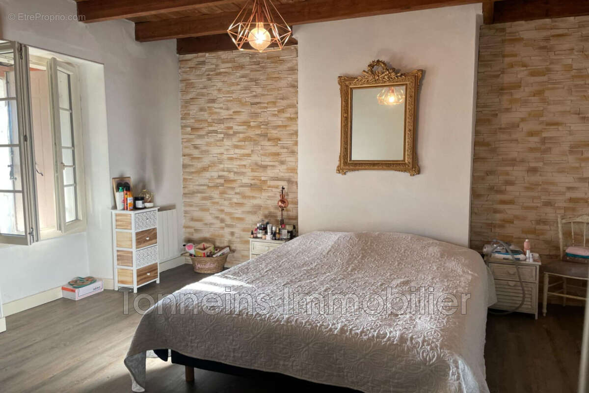 Maison à TOMBEBOEUF