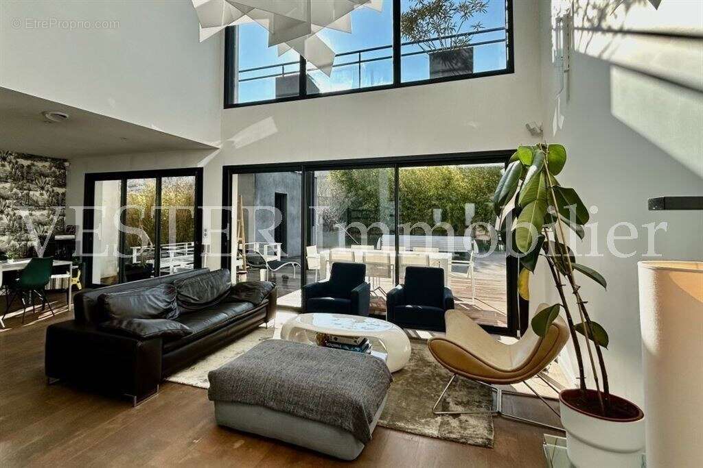 Maison d'architecte 260m² 9 pièces - garage - piscine - photo 2