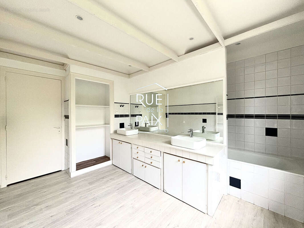 Maison à SECONDIGNY