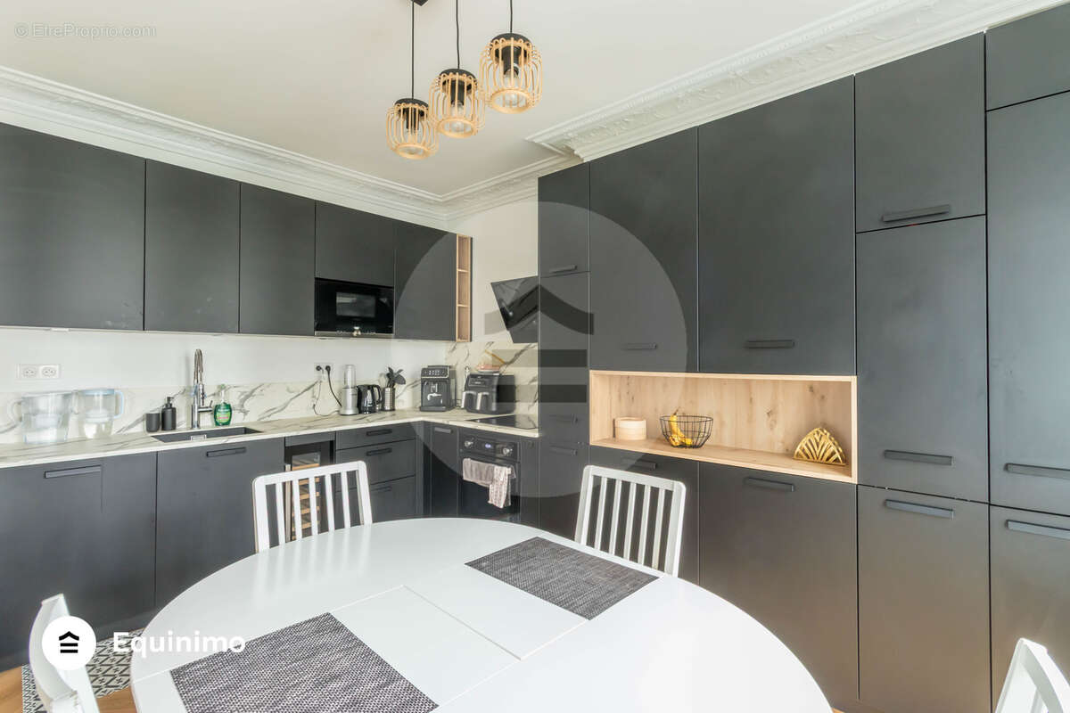 Appartement à PARIS-15E