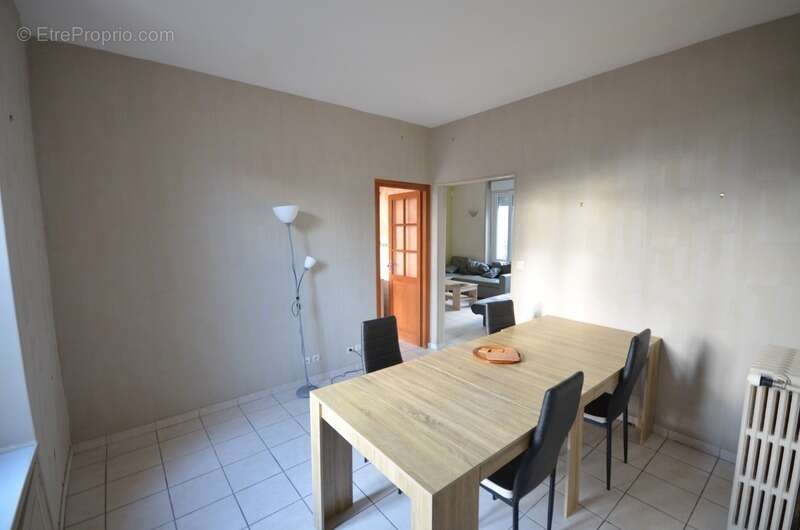 Proche de LA FERTE SOUS JOUARRE (77) à vendre maison de 7 pièces avec local commercial - photo 3