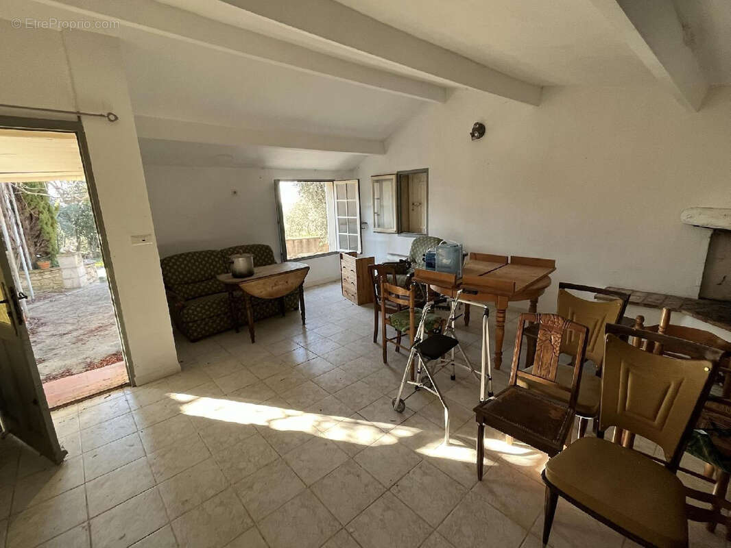 Maison à LE BARROUX