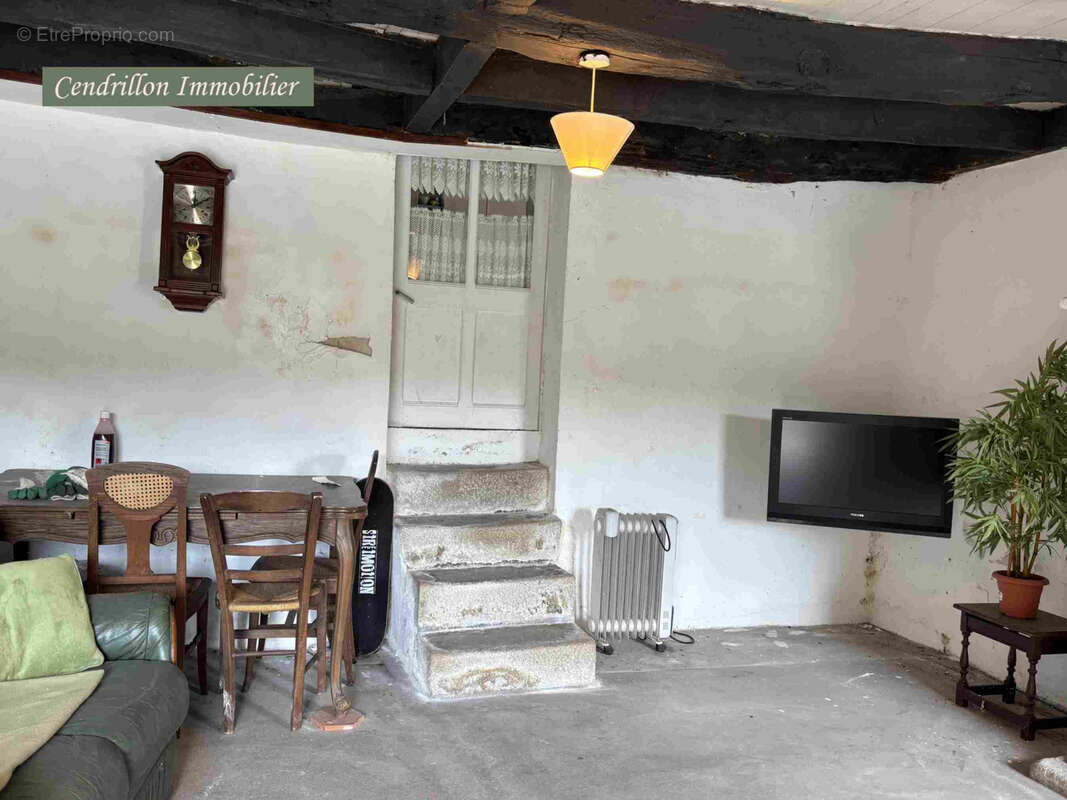 Projet rénovation ! Maison indépendante 70m2 habitables, en pierre avec terrain, près du Lac de Vassivière. - photo 11