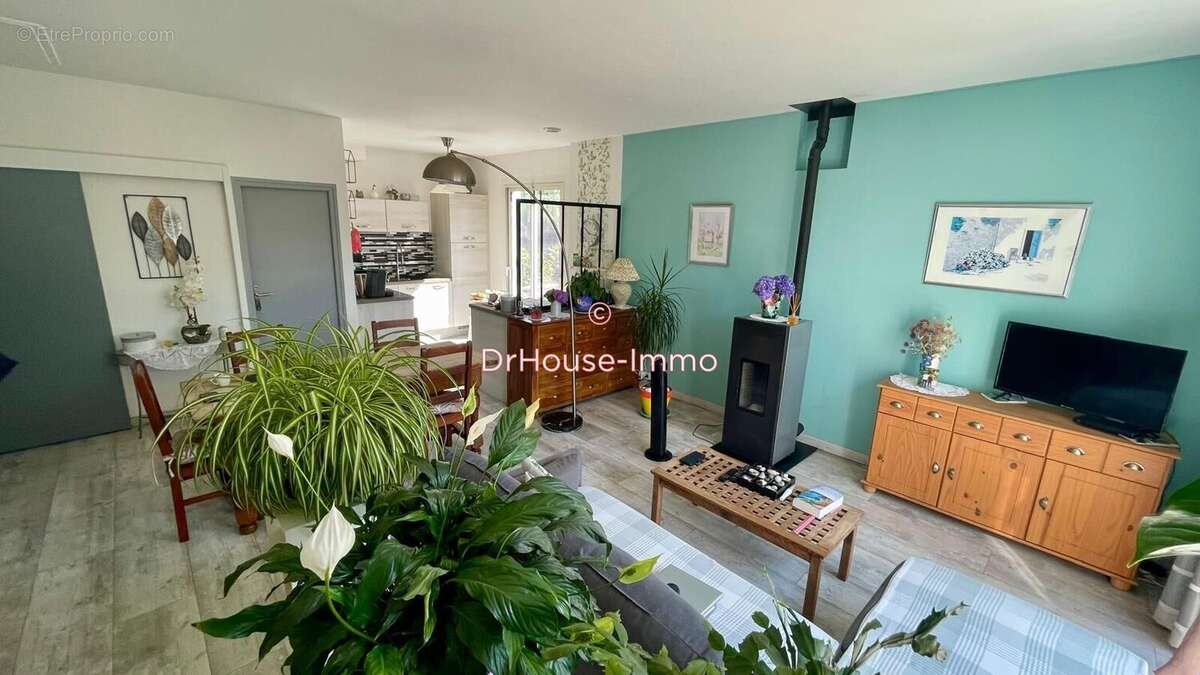 Maison 91 m² à Montredon-Labessonnie  - photo 4