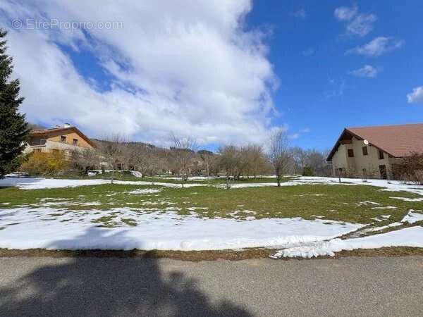 Terrain à SAINT-THEOFFREY