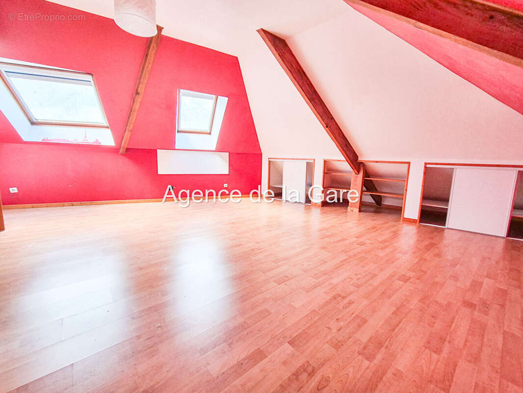 Appartement à HOUILLES