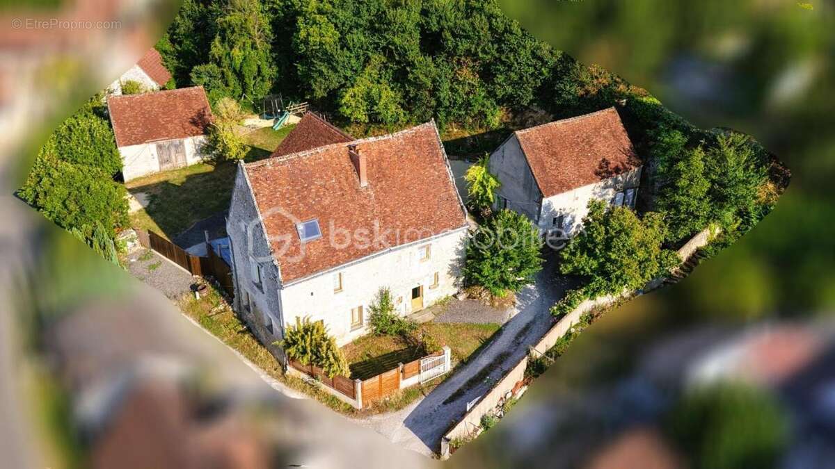 Grande maison de caractère 217 m² +  3 dépendances et terrain au bord de Indrois - photo 11
