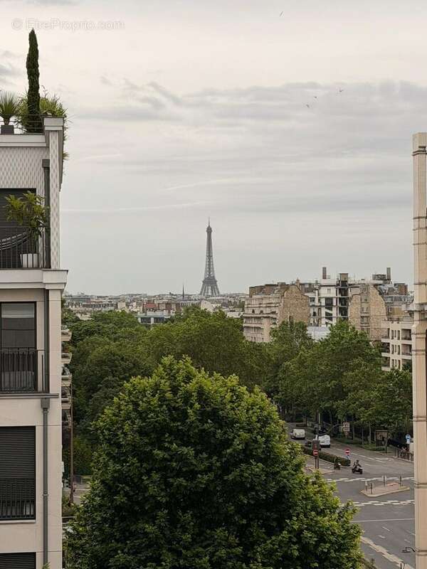 Appartement à NEUILLY-SUR-SEINE