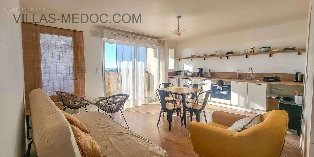 Maison à VENDAYS-MONTALIVET