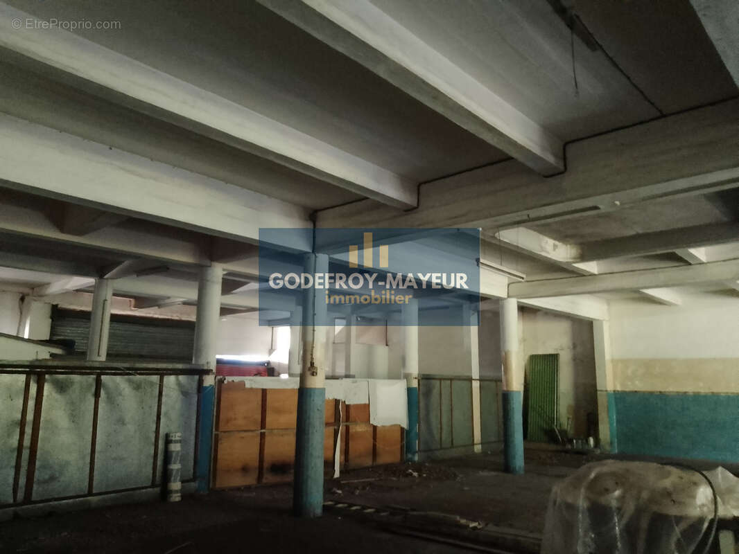 Commerce à POINTE-A-PITRE