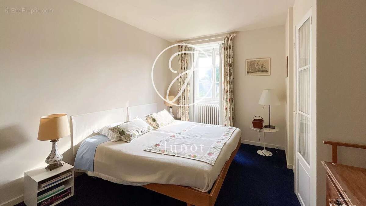 Maison à CROIX