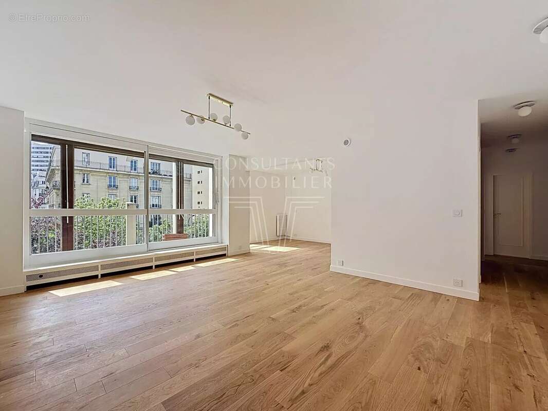 Appartement à PARIS-15E