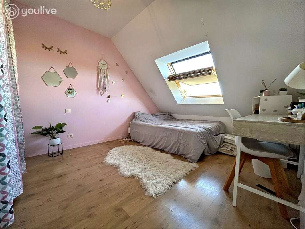 Maison lumineuse avec superbe terrain paysager - photo 11