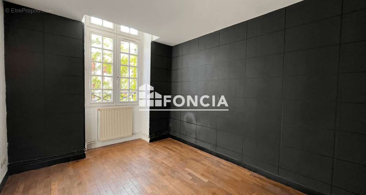 Appartement à LA FERE