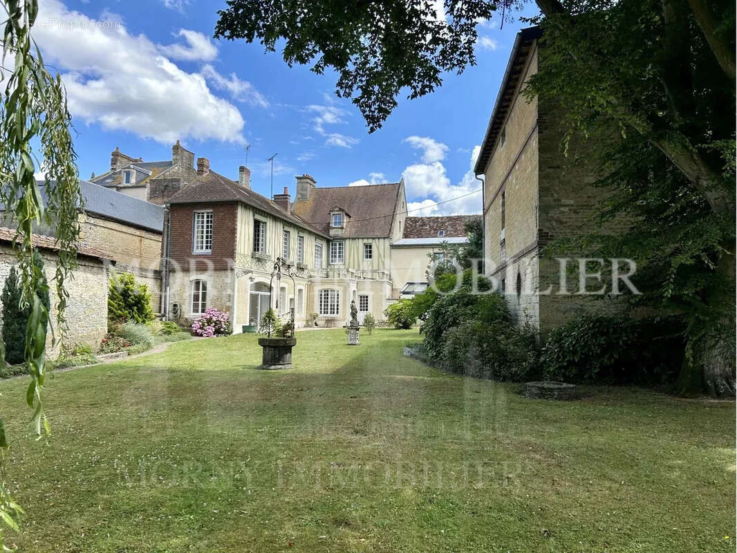 Maison à SAINT-PIERRE-SUR-DIVES
