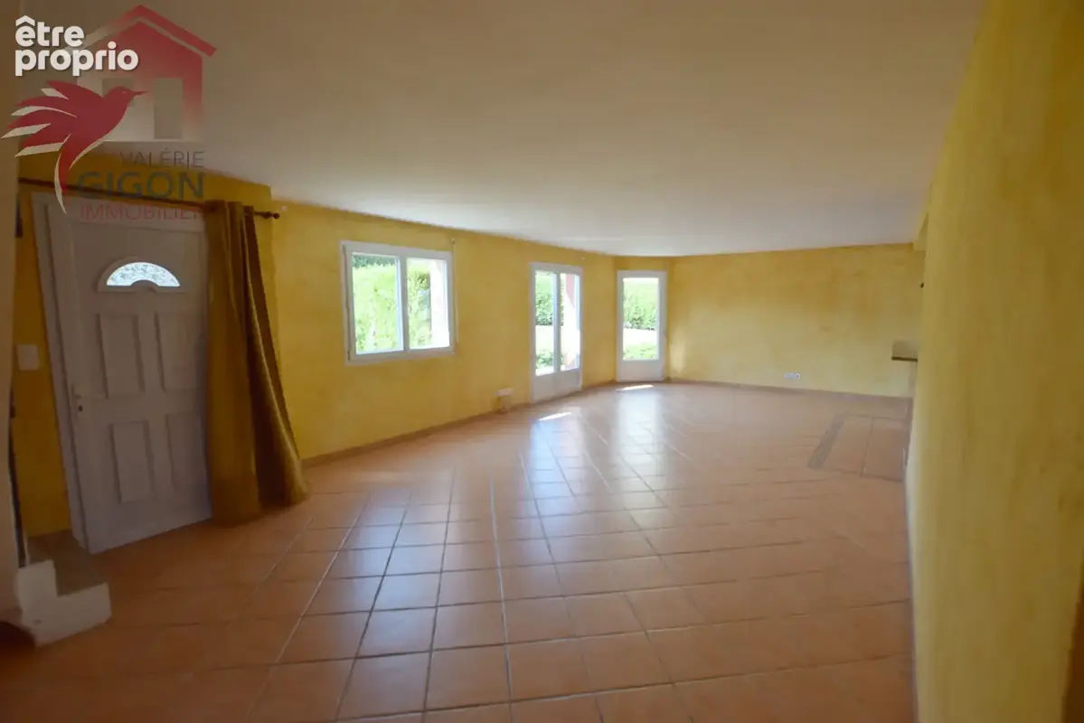Venez découvrir... BELLE MAISON RECENTE CHALEUREUSE aux volumes généreux... donnant sur terrasse et jardin - photo 3