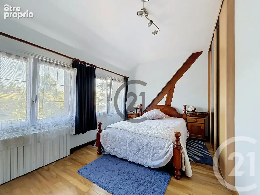 Maison 6 pièces 157 m² à vendre à Varennes-Jarcy (91480) - photo 7
