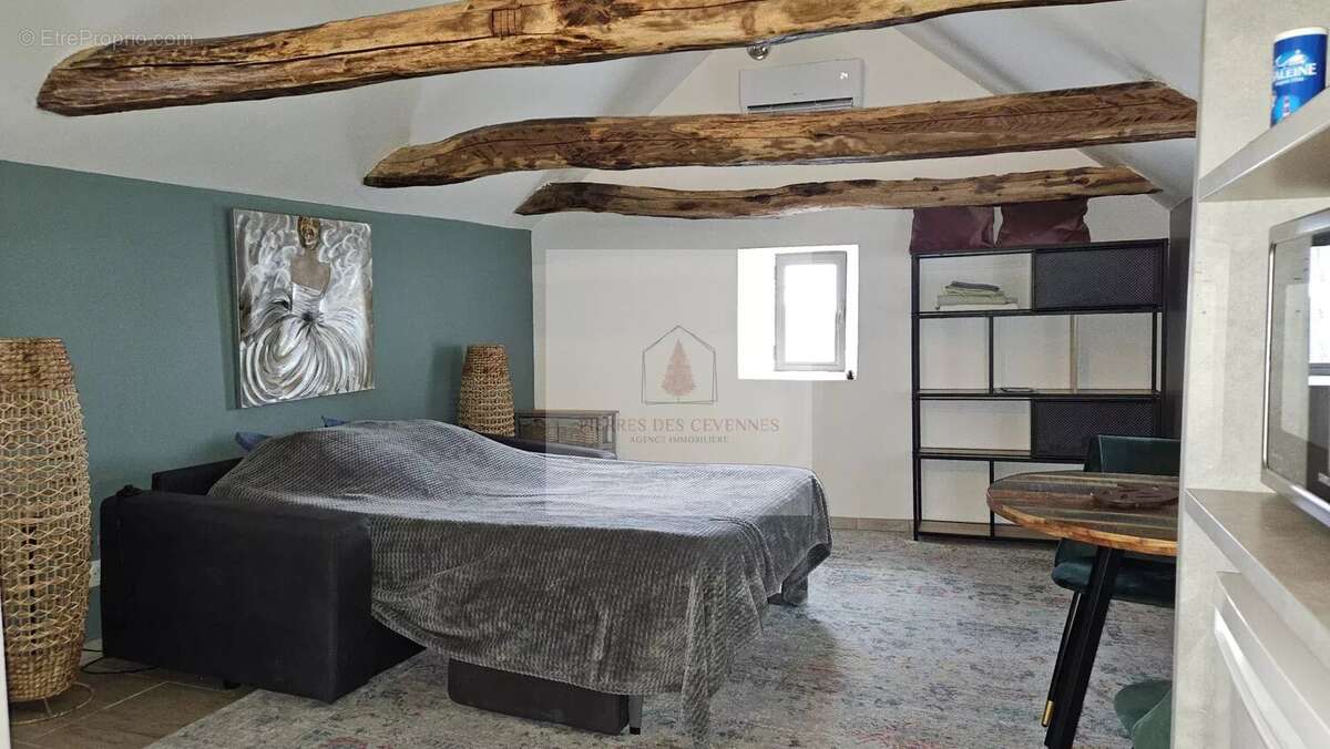 Maison à LE COLLET-DE-DEZE