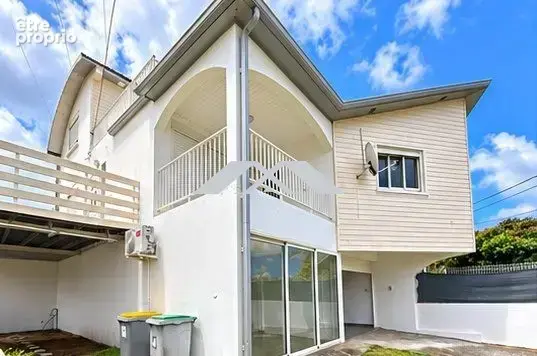 Maison 5 pièces 138 m² à vendre à Le Tampon (97430) - photo 1