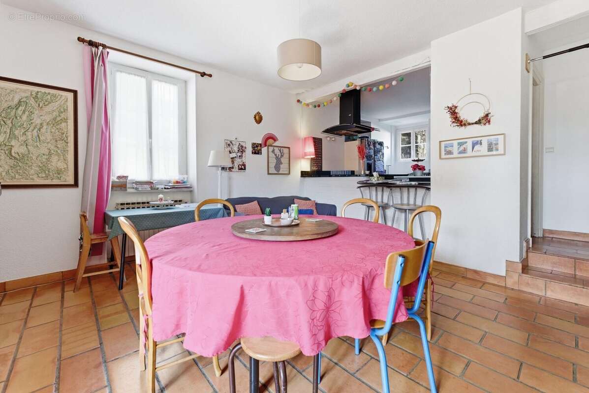 Maison à MONTBONNOT-SAINT-MARTIN