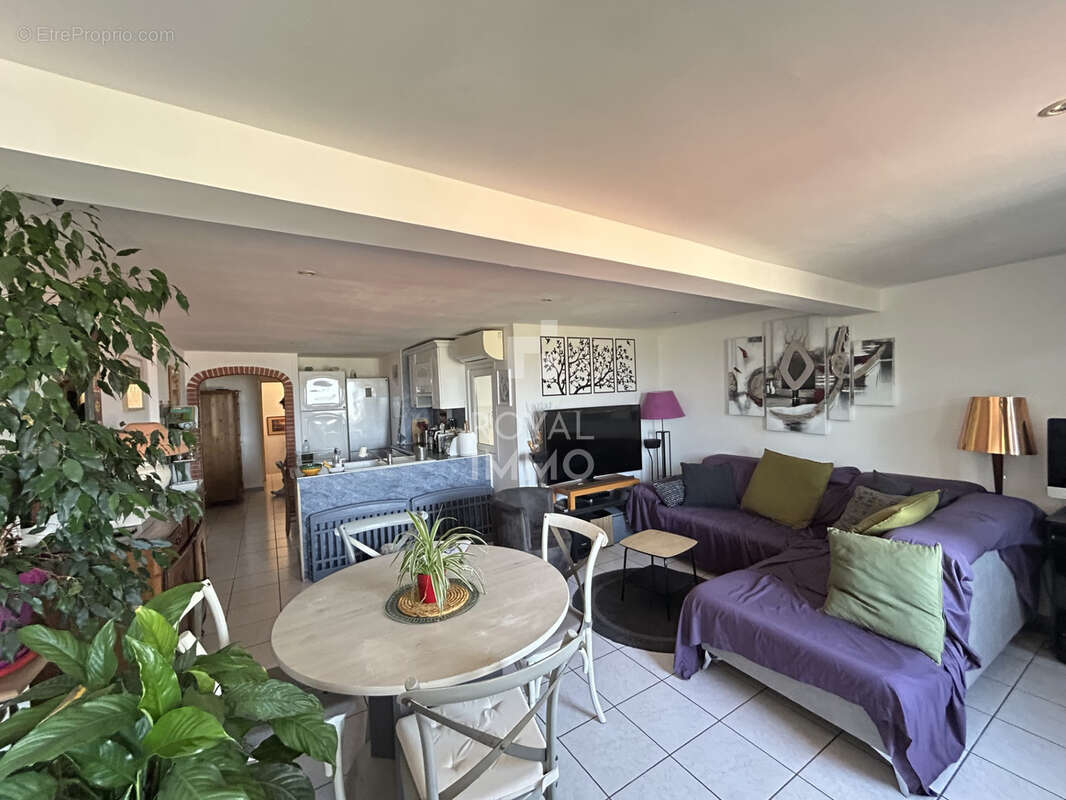 Appartement à SOLLIES-VILLE