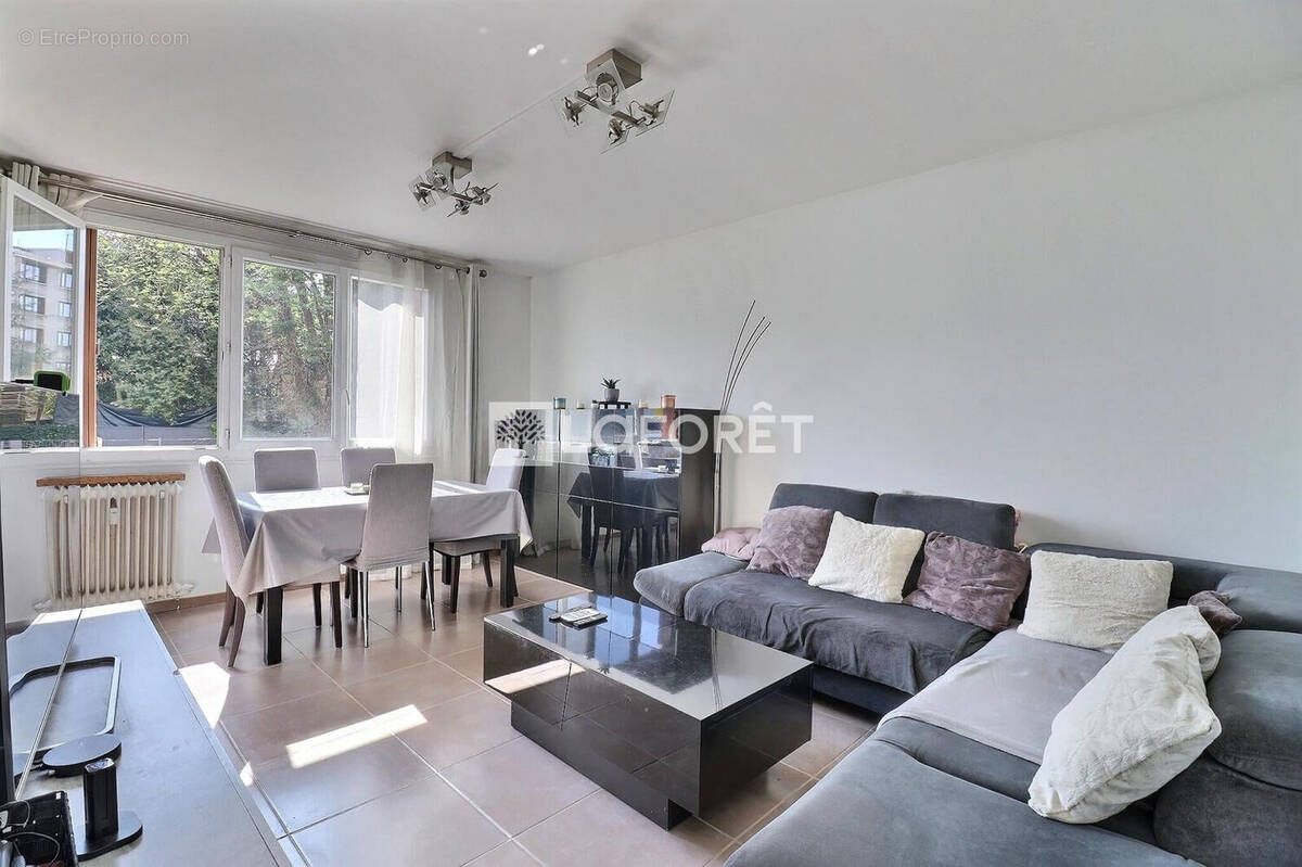 Appartement à VITRY-SUR-SEINE