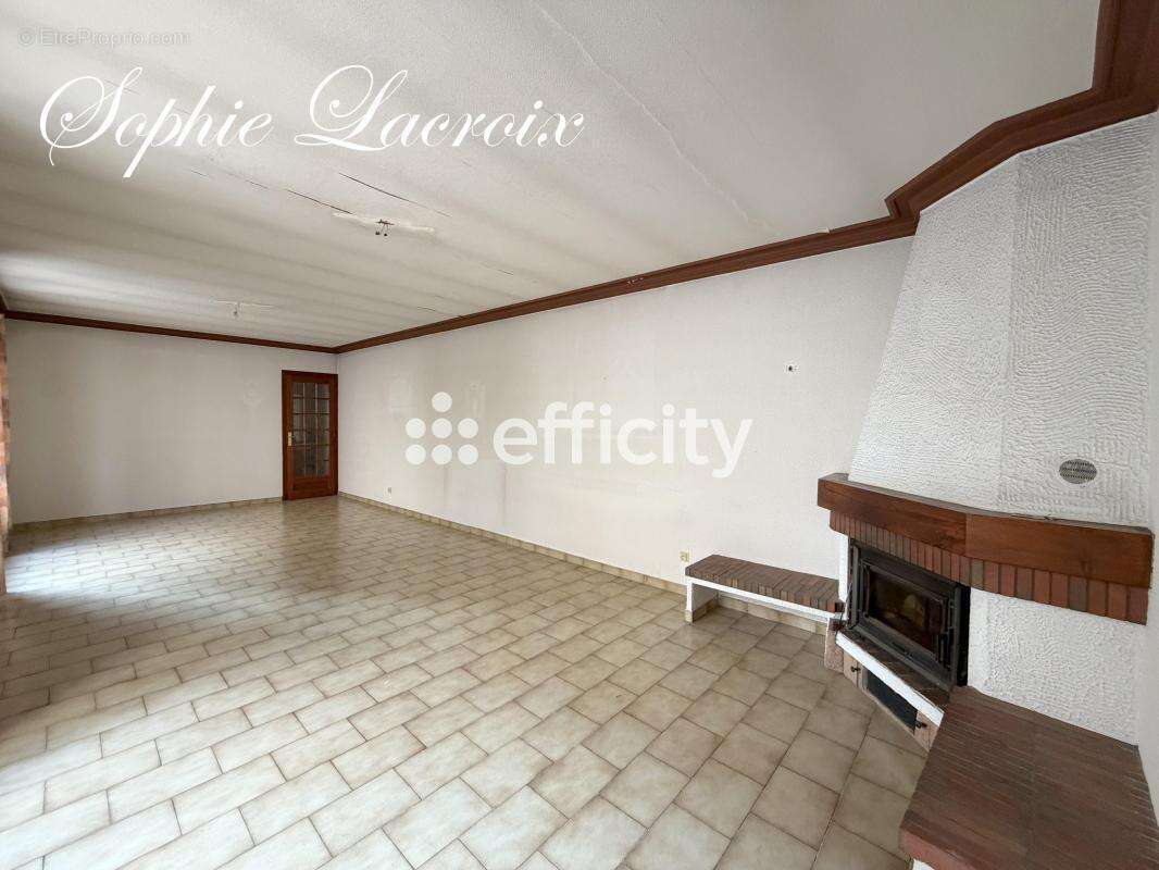 Maison à ANNEYRON
