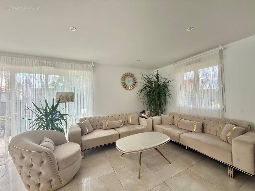 Maison à LONGECOURT-EN-PLAINE