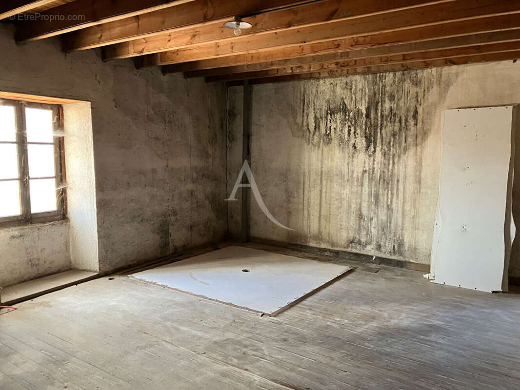 Maison à L&#039;HERMENAULT