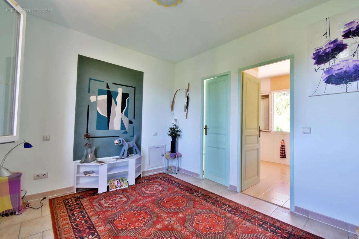 Maison à SAINT-ESTEVE-JANSON