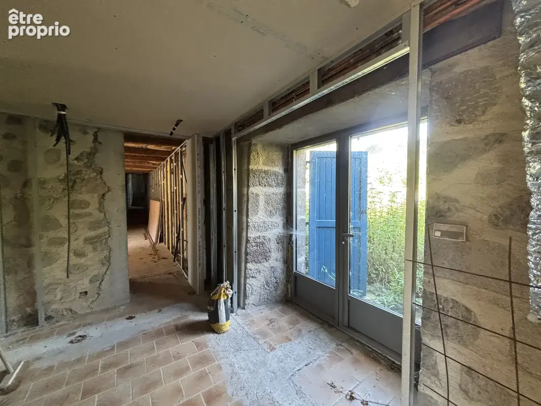 Maison 5 pièces en pierre VIC SUR CERE 15800 - photo 5