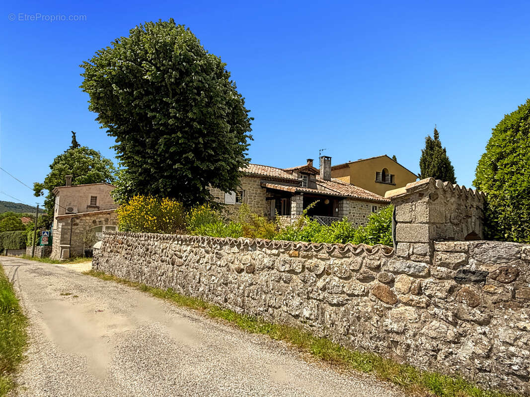 Maison à VILLENEUVE-DE-BERG