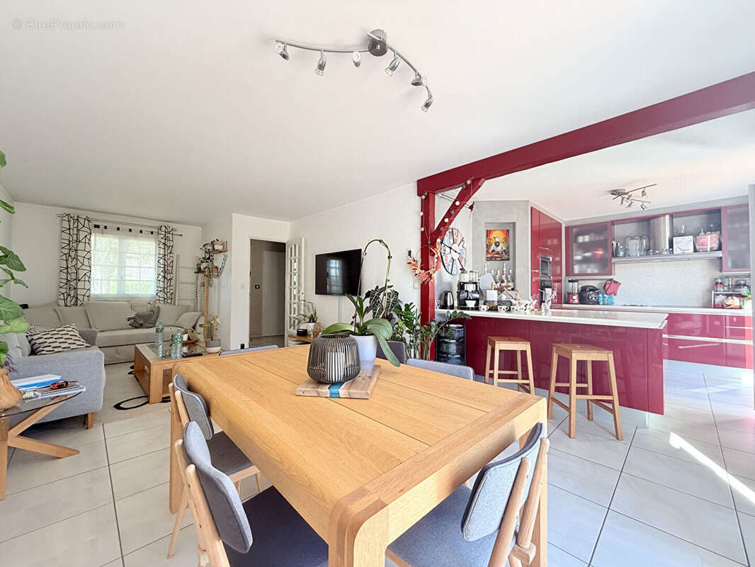 Maison Bourges 6 pièce(s) 110 m2 - photo 4