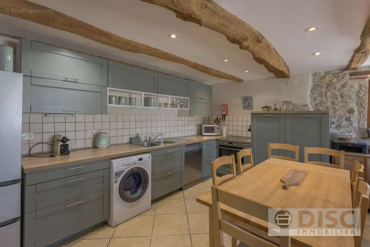 Charmante maison en pierre avec piscine et jardin privé de 2 450 m² - photo 6