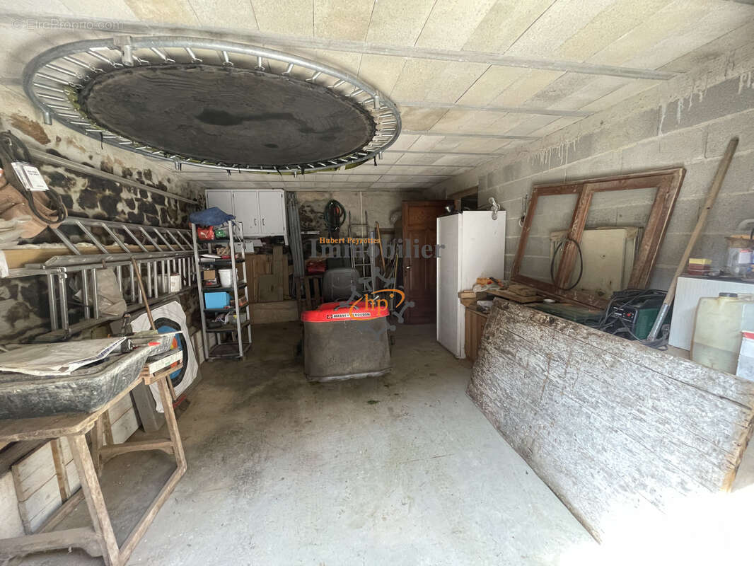 Propriété de caractère avec deux maisons d'habitations, une maison à rénover, dépendances et terrain de 7123 m - photo 24
