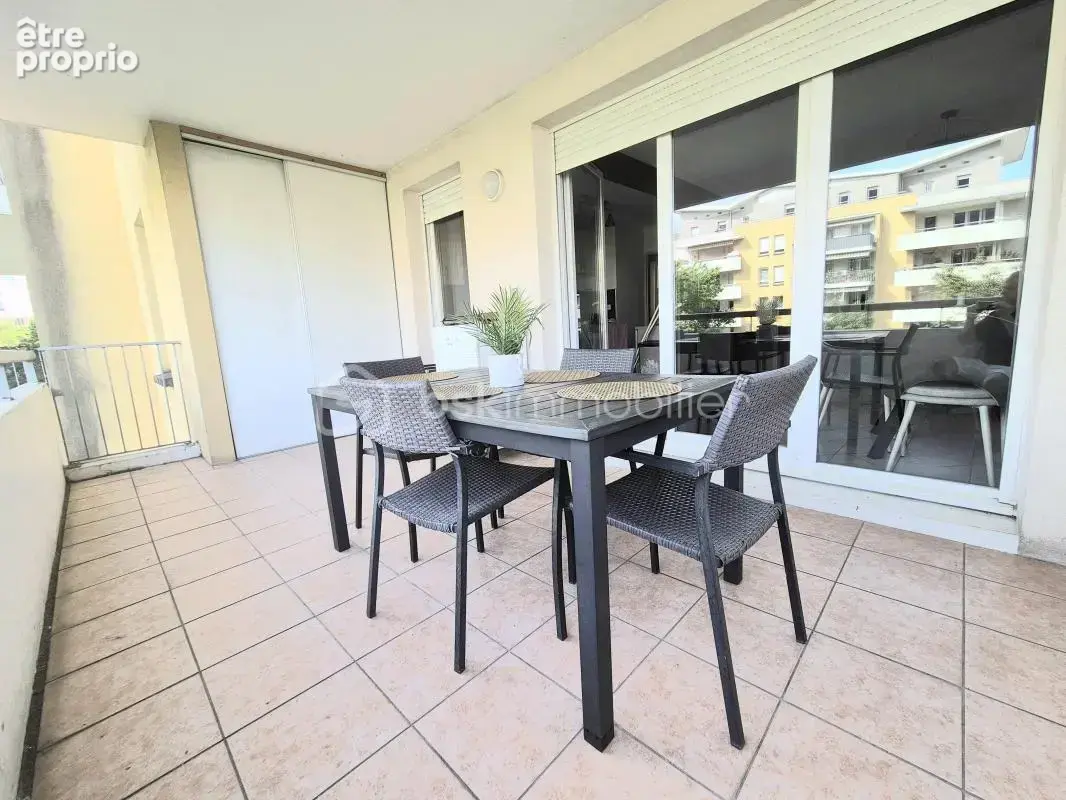 Rare à la vente : Spacieux T5 de 97 m2 traversant avec deux terrasses - photo 3