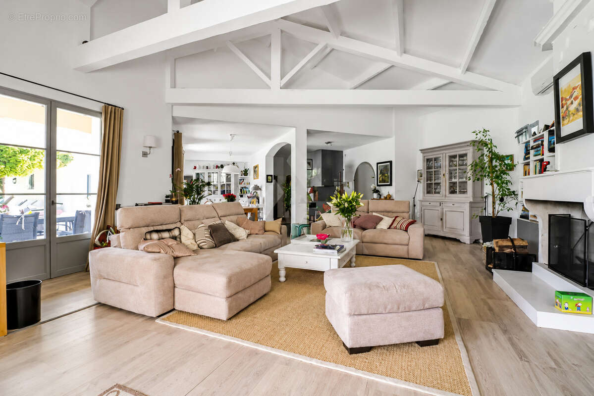Saint-Martin-de-Peille — À seulement 15 minutes de Monaco - Villa de 180 m2 sur un terrain de 2000 m2 - photo 3