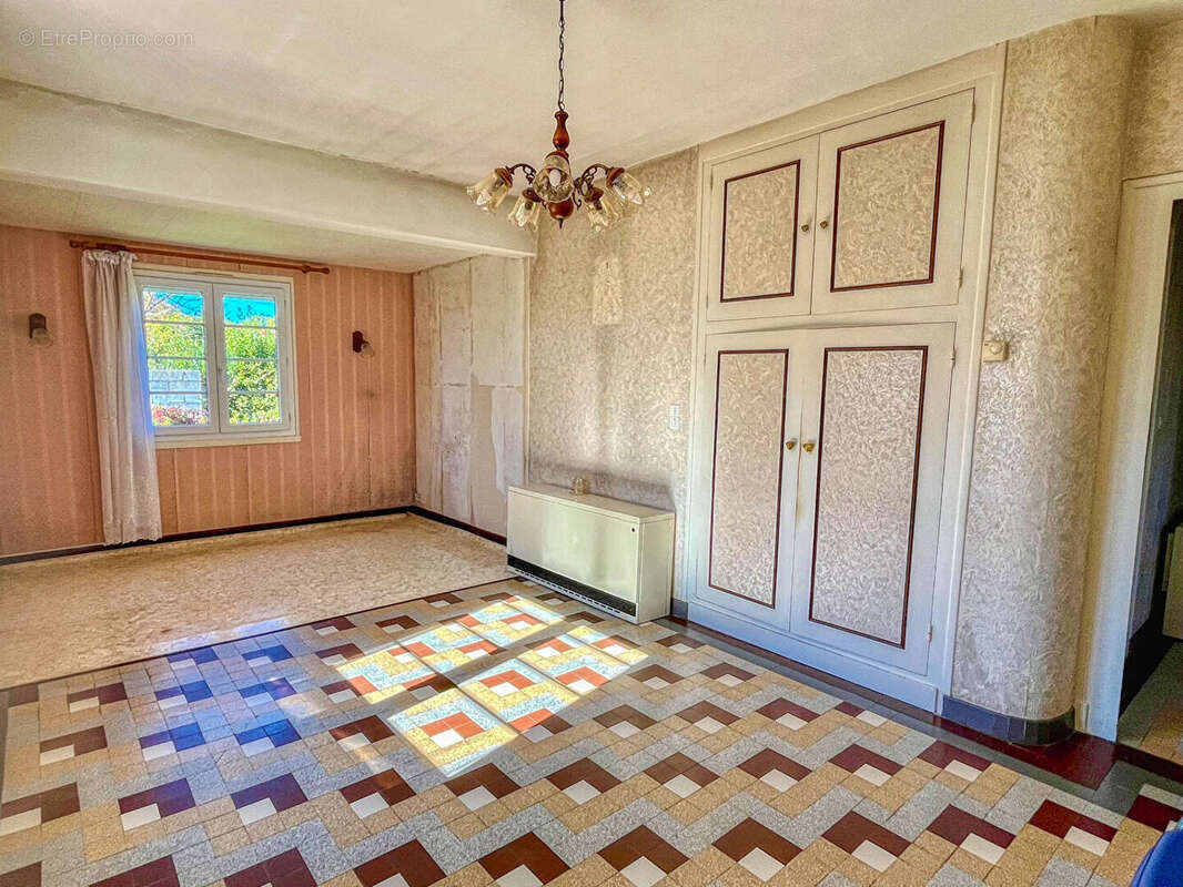 À VENDRE -Maison de 74 m² avec garage et cave - photo 4