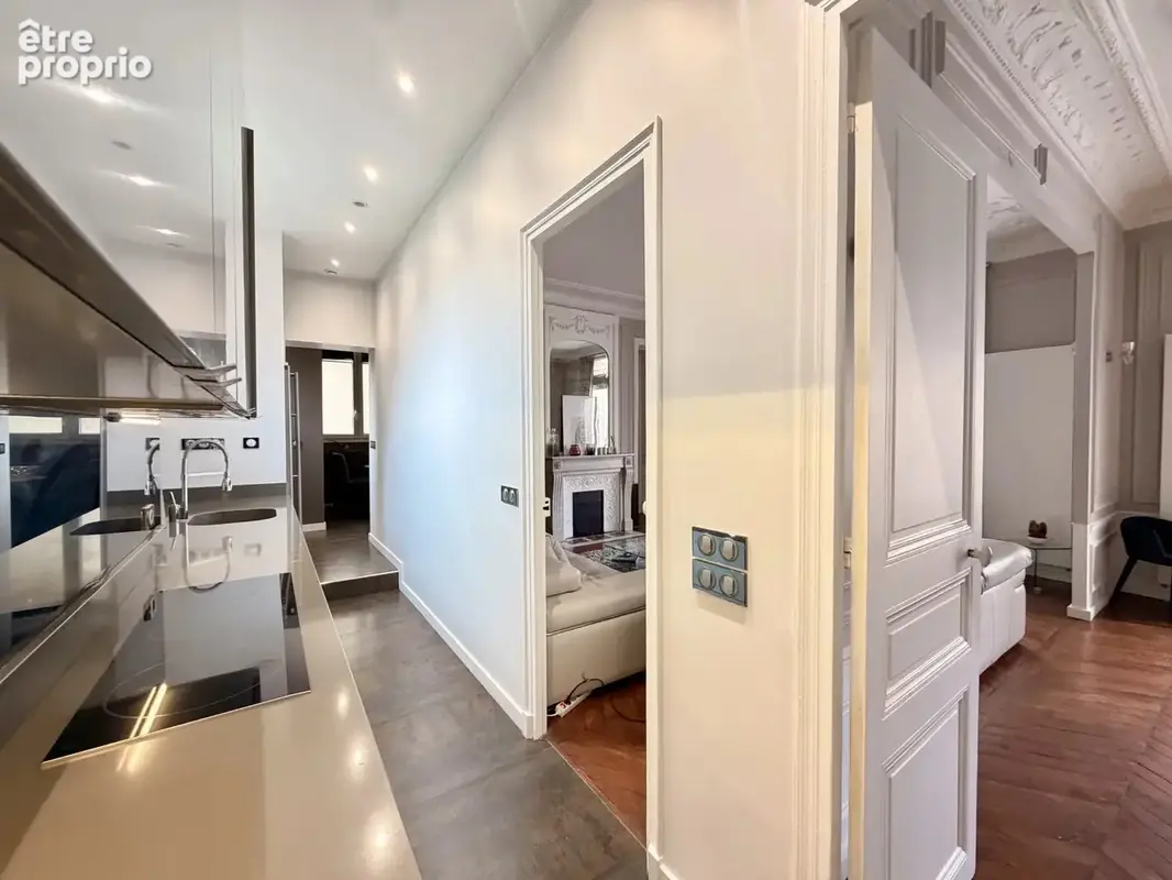 Paris 16 . Foch - Pergolèse, belle rénovation,  plein Sud            150 m2 / 3 chambres - 4ème étage - photo 9