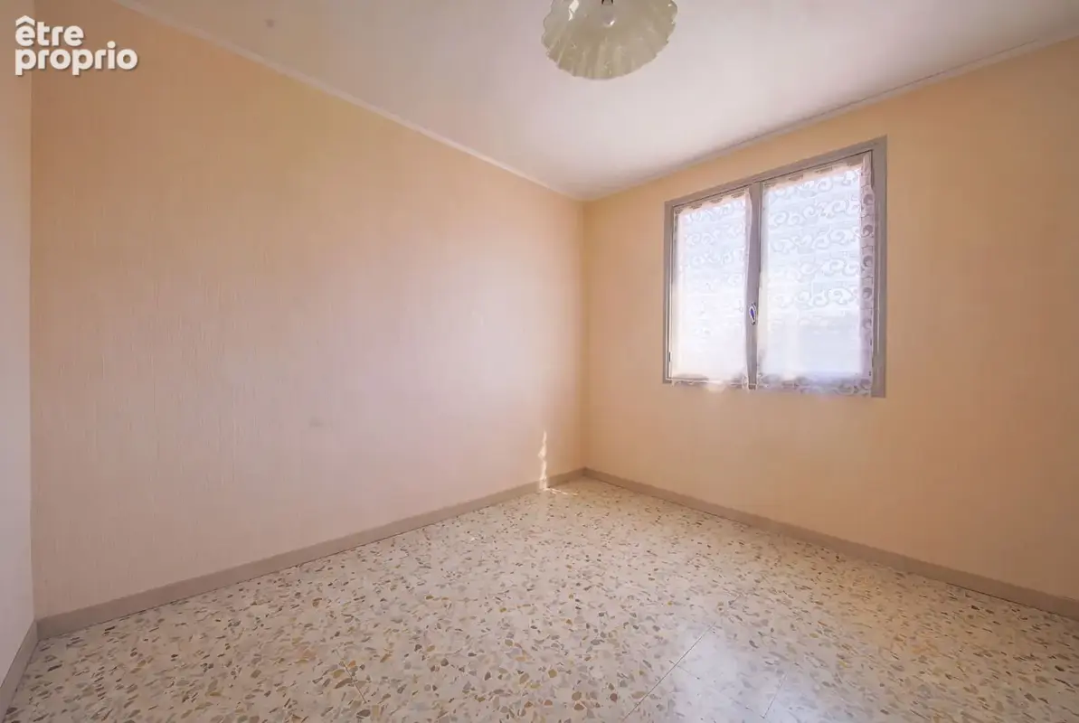 Appartement t4 - 77 m² - folelli centre - photo 3
